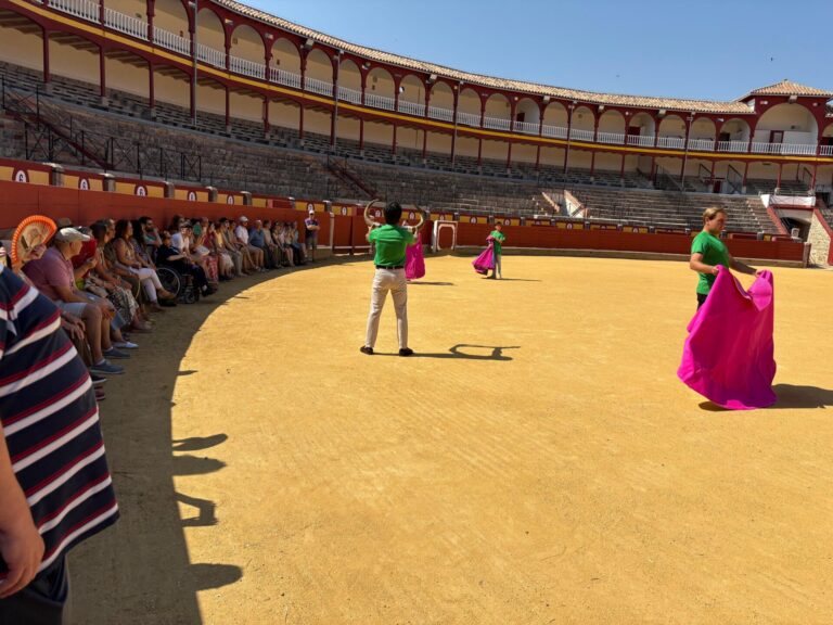 Puerta grande para la visita guiada y exhibición taurina en la plaza de Ciudad Real (10)