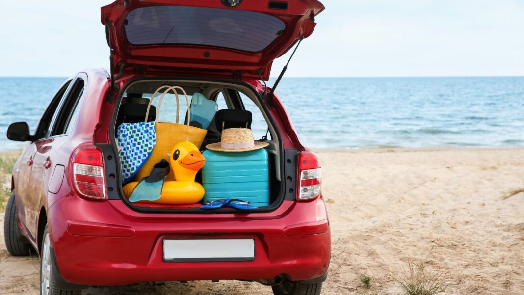 aparcar playa arena coche