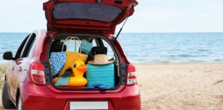 Estas son las multas más frecuentes en playas españolas y cómo evitarlas este verano aparcar playa arena coche