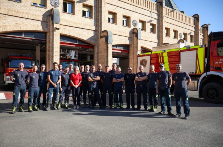 ines canizares visita bomberos 3.10 07 25 1200x795