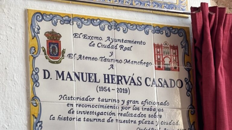 azulejo plaza de toros manuel hervas