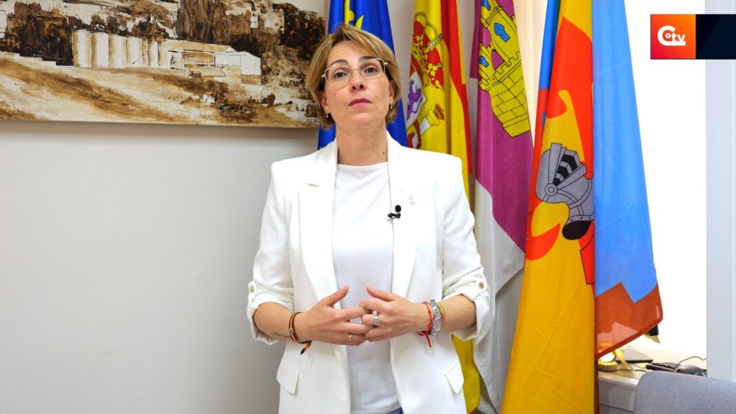 luisa marquez 1 2 2 1 luisa marquez 1 2 2 1