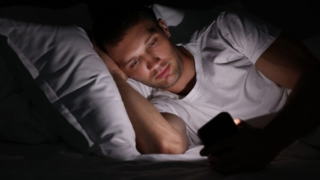 movil pantallas dormir