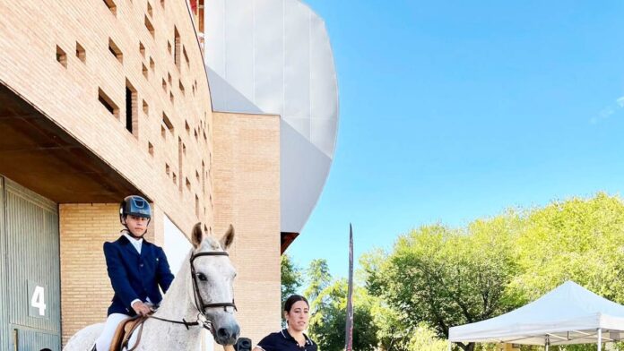 Jinete compitiendo en el II Concurso de Doma en la Plaza de Toros de Puertollano durante las fiestas de septiembre 2025