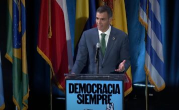 pedro sanchez interviniendo en la onu en homenaje a jose mujica durante la asamblea general