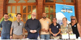 vecinos participando en actividades sobre movilidad sostenible en argamasilla de calatrava