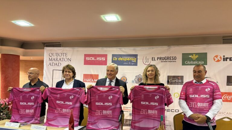 Corredores participando en el Quijote Maratón de Ciudad Real