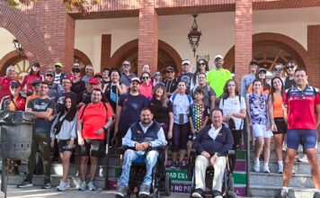 antes de la partida junto al edificio consistorial