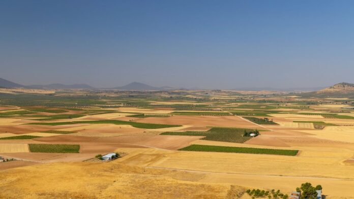 cielos despejados y temperaturas cercanas a 29 grados este domingo en castilla la mancha segun la aemet
