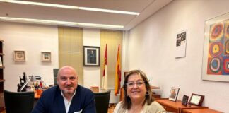 delegado de sandiad con la alacaldesa de villarrubia de los ojos