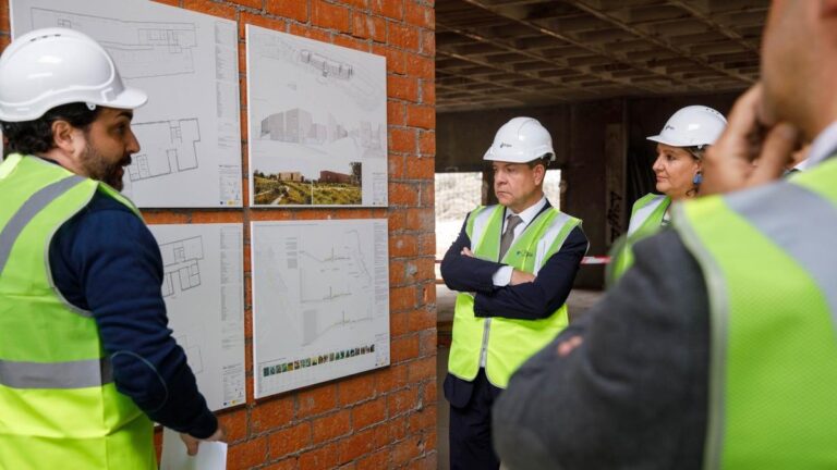 emiliano garcia page presenta la ciudad del cine de castilla la mancha junto a autoridades y profesionales del sector audiovisual