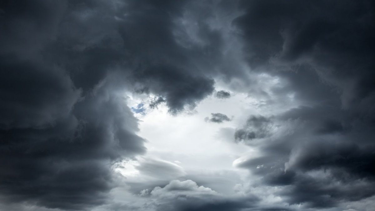 NACIONAL 15 imagen de tormenta con aviso naranja en mallorca donde se esperan hasta 50 litros por metro cuadrado en una hora