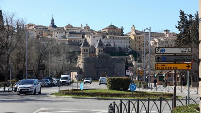 toledo aplica cortes de trafico en zocodover y varias avenidas por la procesion de la virgen de la estrella y la carrera contra la ela