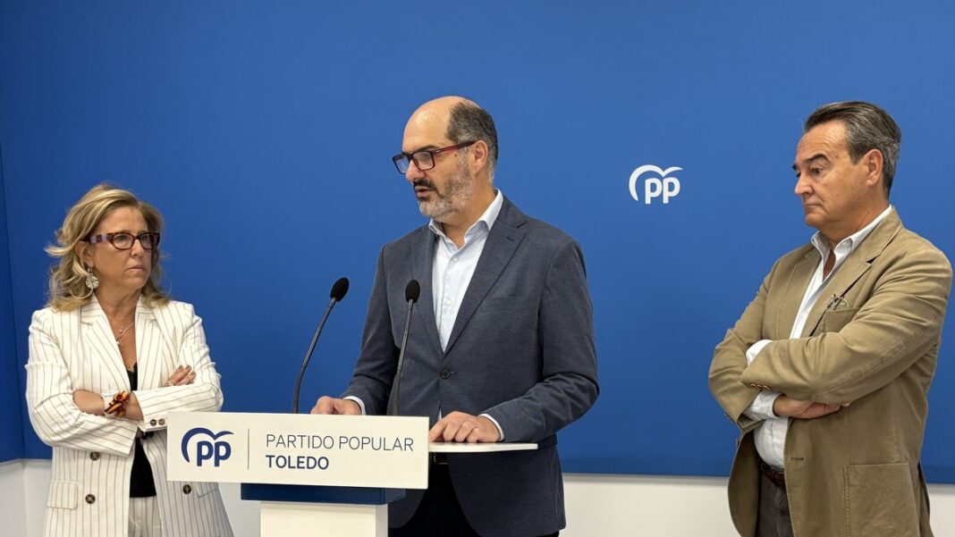 velasco alia y conde en rueda de prensa en toledo 091025 2