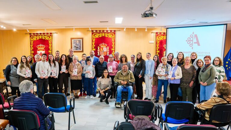 posado de familia con personas y entidades reconocidas creditos visionar