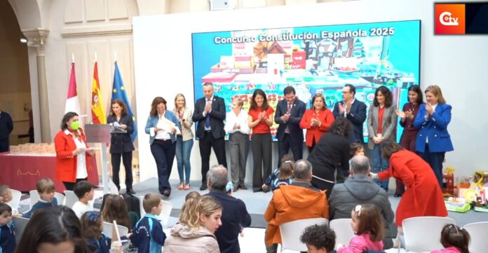 Constitución Constitución