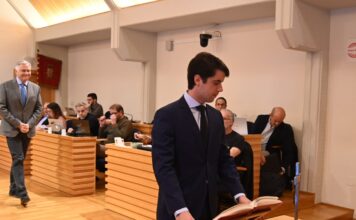 ivan mora jura cargo