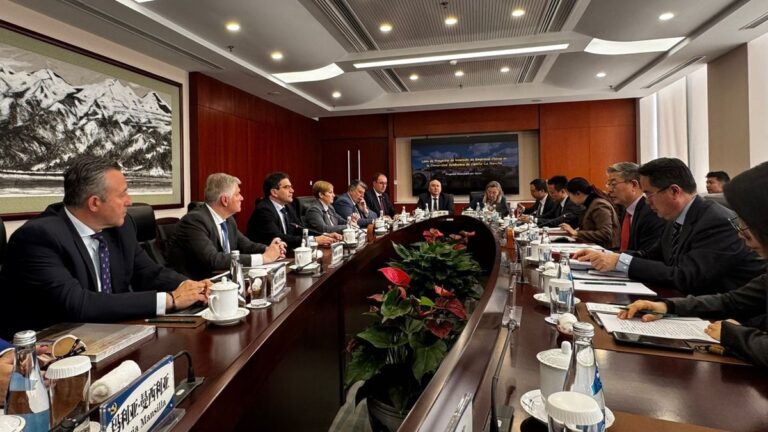 734d37c15e061632f41b71ad47844f57 4 xl