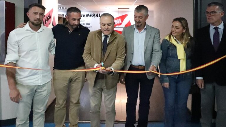 inauguracion alcalde de talavera jose julian gregorio pinturas juno estacion de autobuses ayto scaled