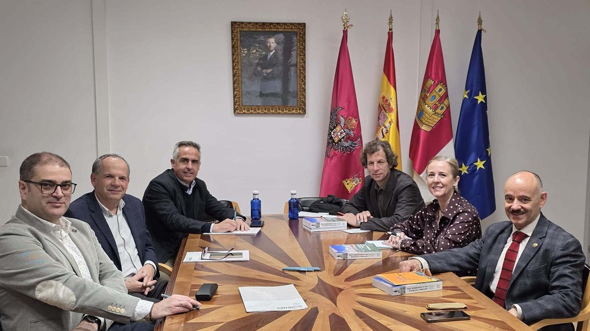 reunion entre el ayuntamiento de toledo y el colegio de ingenieros de caminos