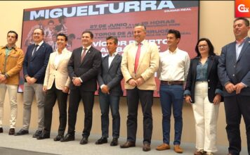 Presentación oficial de la corrida del Día de la Provincia en Miguelturra con los representantes institucionales y toreros participantes