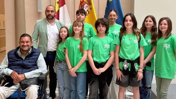 integrantes del consejo rabanero que estuvo en el encuentro provincial junto a los municipes que les acompanaron