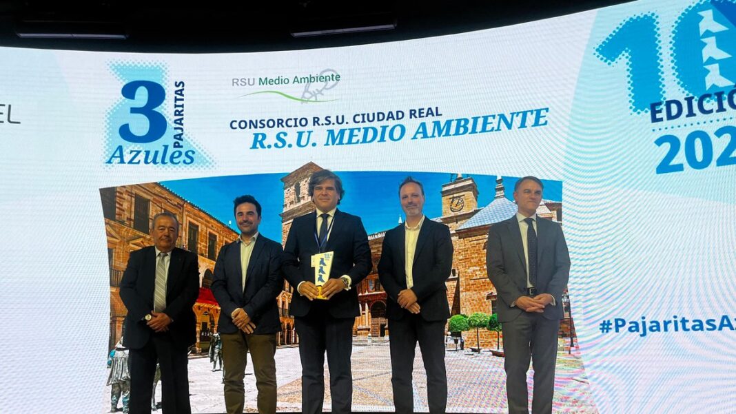 recogida escenario pajaritas azules 2026