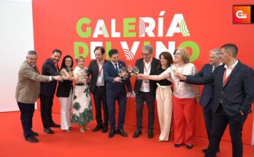 Autoridades durante la inauguración de FENAVIN Match en Ciudad Real