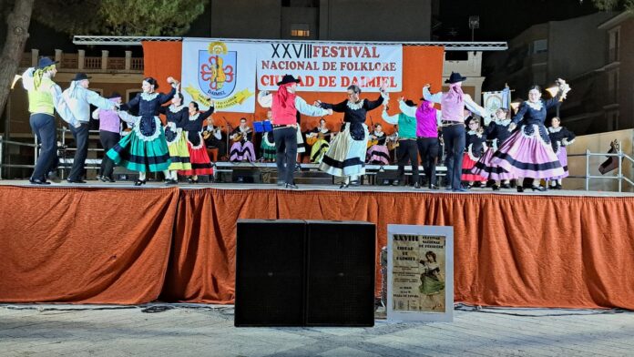 asociacion folclorica virgen de las cruces de daimiel