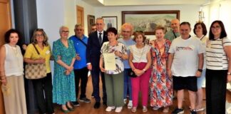 El Ayuntamiento de Puertollano apoya a la esclerosis múltiple esclerosis a 01