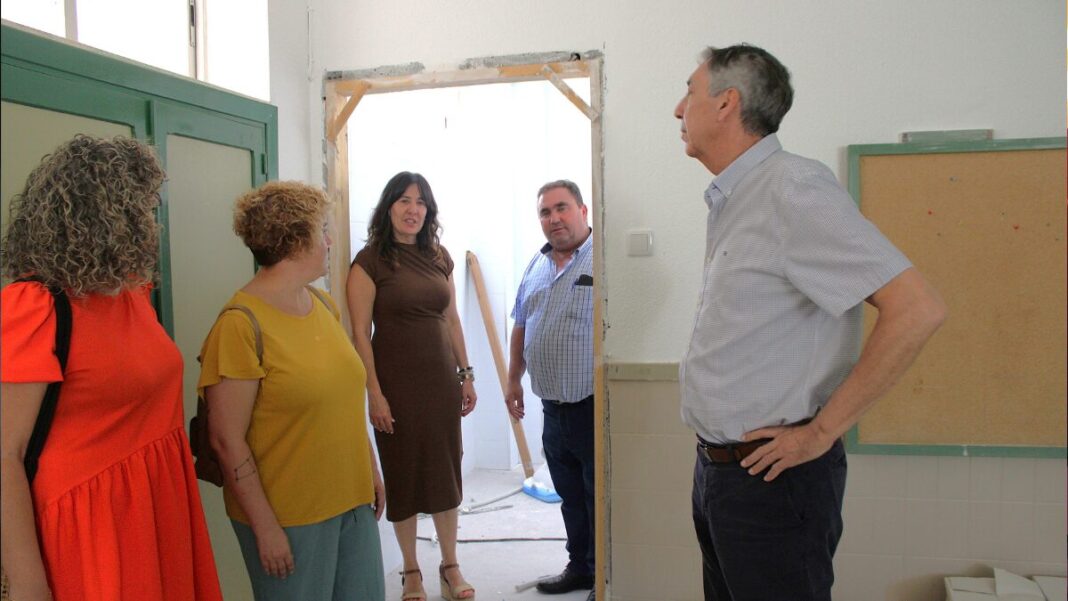 Blanca Fernández visita obras colegio