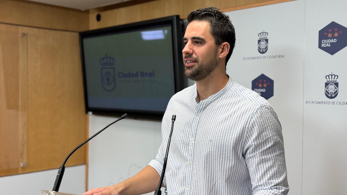 Pau Beltrán presenta las novedades de las Escuelas Deportivas Municipales para el curso 2026/2027.
