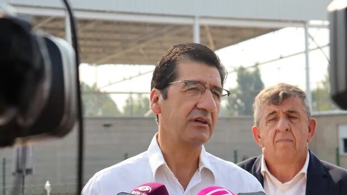 José Manuel Caballero durante unas declaraciones sobre la respuesta institucional ante los incendios forestales.