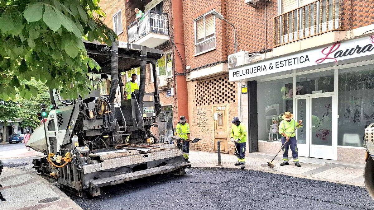 Obras de renovación de pavimentos en calles de distintos barrios de Puertollano.