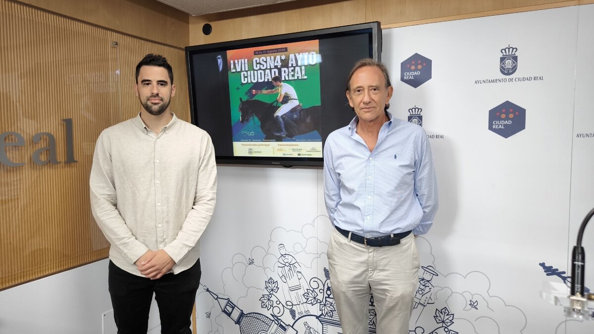 Concejal de Deportes, Pau Beltrán y responsable de competiciones de la empresa organizadora One To Go, Íñigo Sánchez Castresana