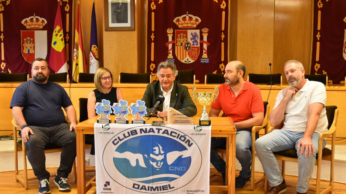 Recepción del Ayuntamiento de Daimiel al Club Natación Daimiel