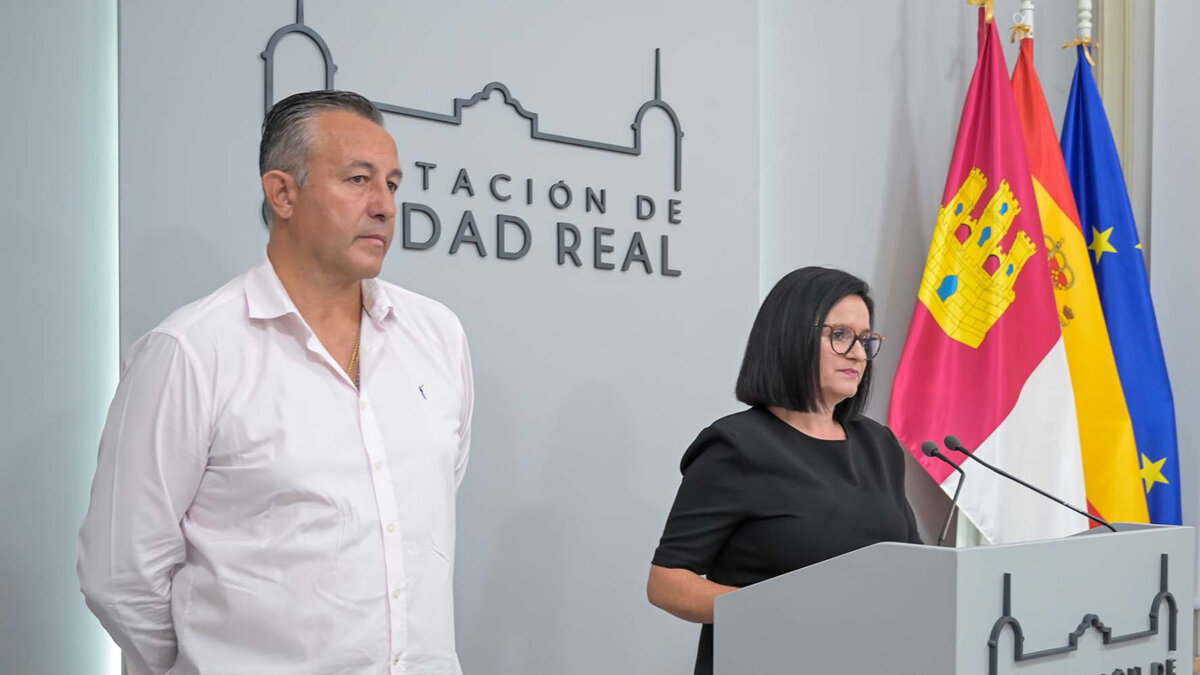 Rocío Zarco y Adrián Fernández informan de los acuerdos de la Junta de Gobierno de la Diputación de Ciudad Real.
