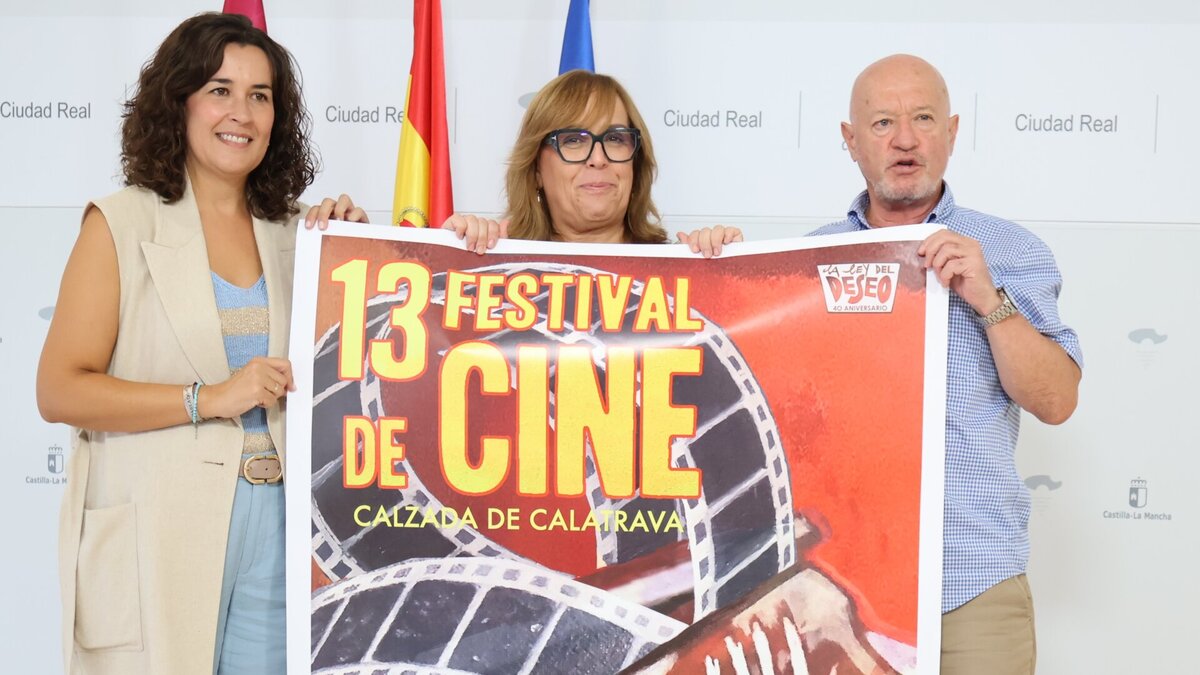 Presentación de la XIII edición del Festival de Cine de Calzada de Calatrava junto a representantes de la Junta y del Ayuntamiento.
