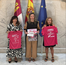 XII Carrera-Marcha Rosa de AMUMA en Ciudad Real