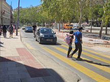 Tráfico en el entorno del Paseo de El Bosque de Puertollano durante el inicio del curso escolar