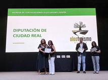 Rocío Zarco recoge en Jaén la certificación que reconoce a Ciudad Real como destino dentro del proyecto Oleoturismo España