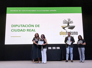 Rocío Zarco recoge en Jaén la certificación que reconoce a Ciudad Real como destino dentro del proyecto Oleoturismo España