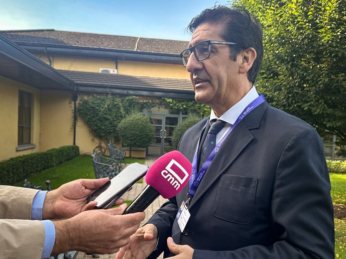 El vicepresidente segundo de Castilla-La Mancha, José Manuel Caballero, durante la reunión del Comité Europeo de las Regiones en Irlanda. El vicepresidente segundo de Castilla-La Mancha, José Manuel Caballero, durante la reunión del Comité Europeo de las Regiones en Irlanda.
