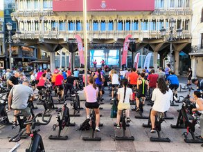 Cycling al aire libre en la Plaza Mayor