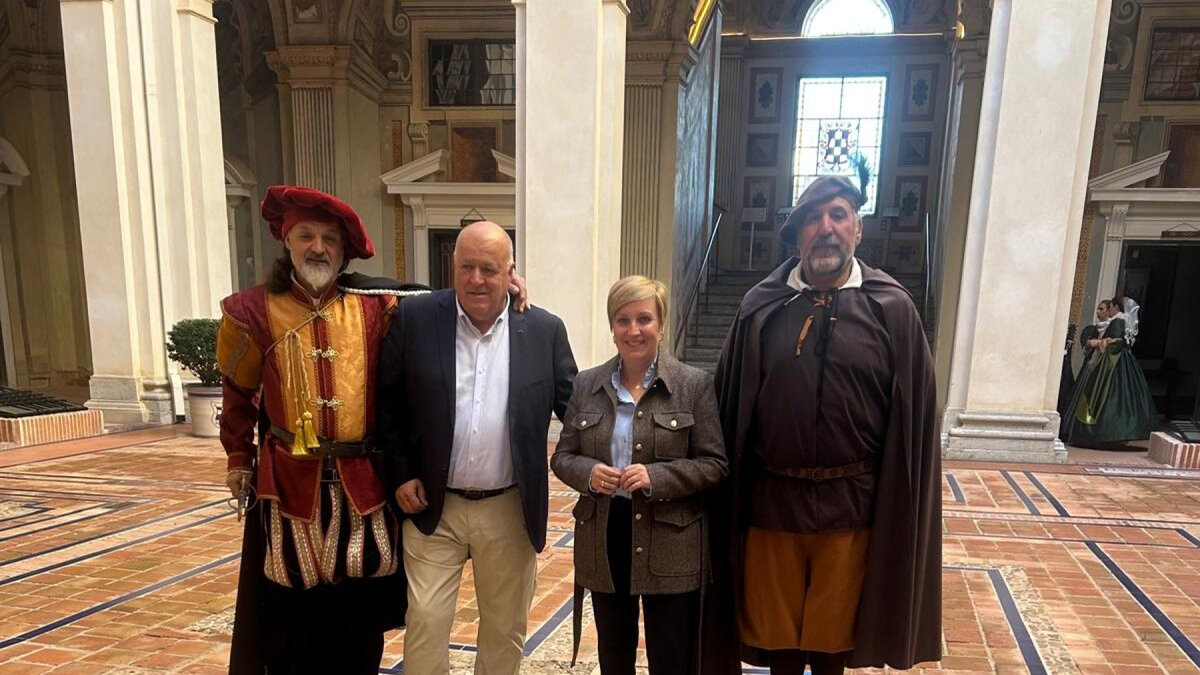 La vicepresidenta segunda de la Diputación de Ciudad Real en el Palacio del Marqués de Santa Cruz, en Viso del Marqués