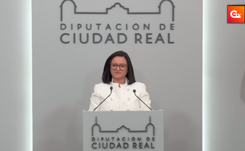 Rocío Zarco, portavoz del Gobierno de la Diputación de Ciudad Real, durante una intervención sobre las ayudas provinciales al empleo y a los municipios.