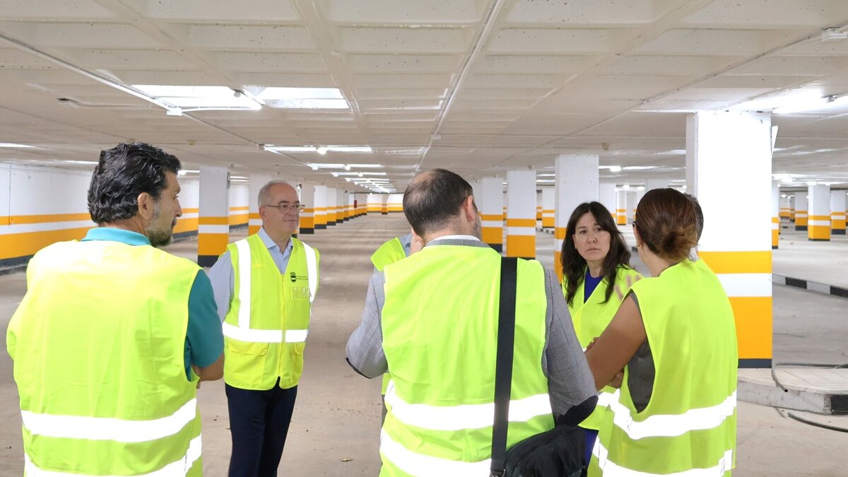BLANCA FERNÁNDEZ EN PARKING PASEO DLE BOSQUE