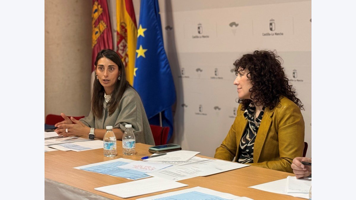 Alba Rodríguez en un Consejo Regional de las Personas Mayores