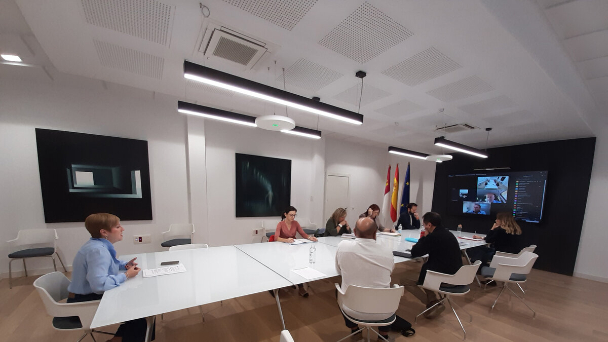 Reunión de la Diputación de Ciudad Real con representantes municipales para analizar las inversiones del Plan Alto Guadiana Mancha.
