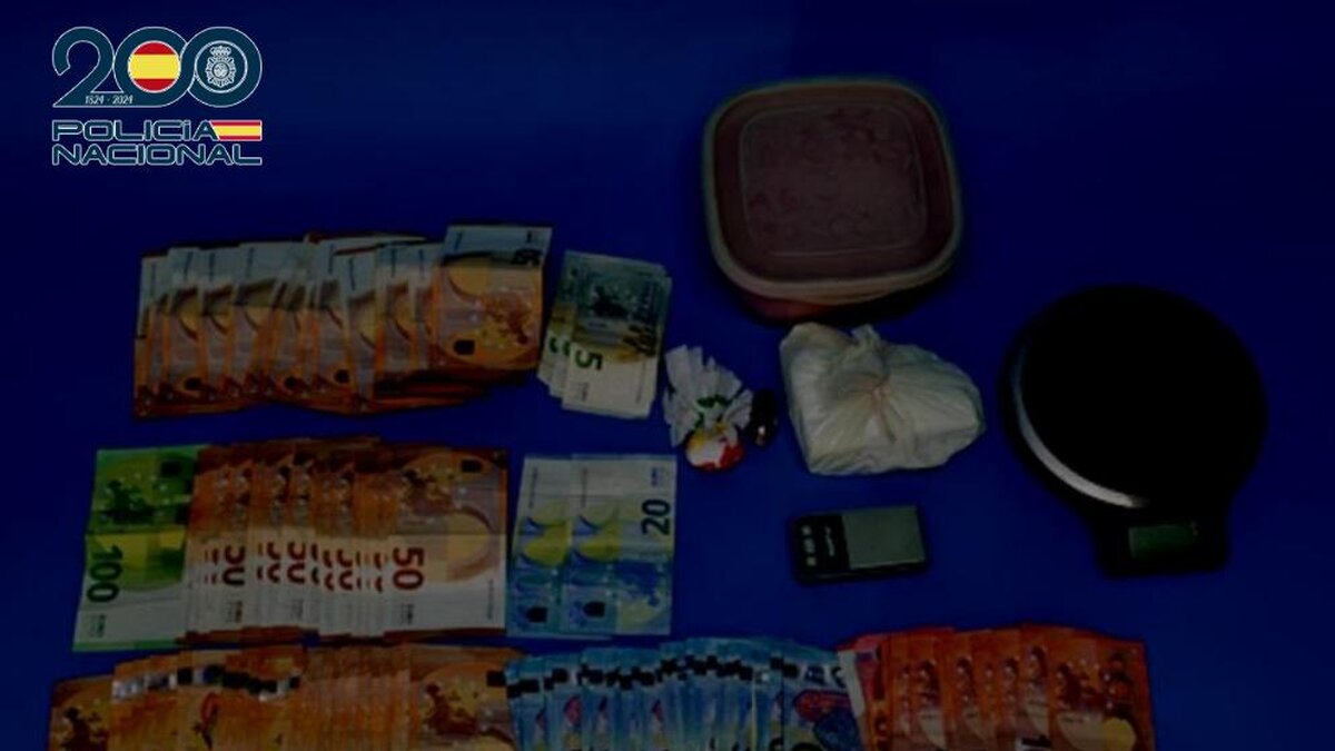Agentes de la Policía Nacional durante una intervención relacionada con el tráfico de drogas en Ciudad Real.